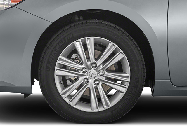 Used 2013 Silver Lining Metallic Lexus 4dr Sdn image 9