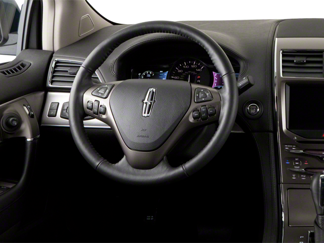 Used 2013 White Lincoln Base image 6