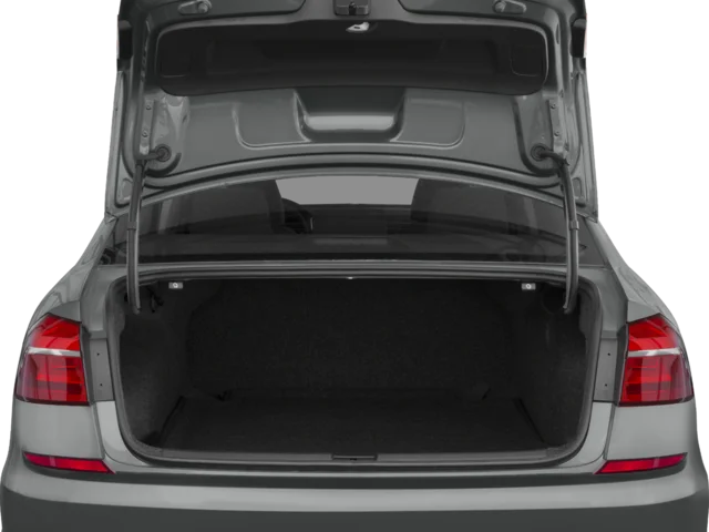 Used 2017 White Volkswagen R-Line w/Comfort Pkg image 9