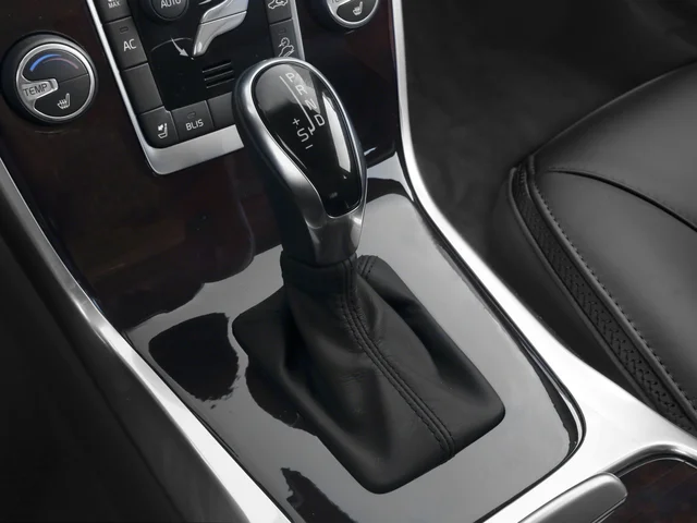 Used 2016 White Volvo T5 Platinum image 19