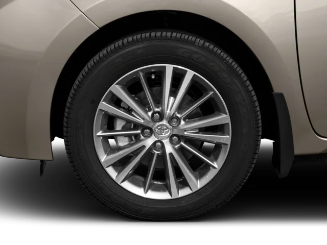 Used 2016  Toyota L image 11