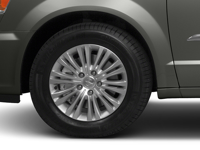 Used 2013 Stone White Chrysler Touring-L image 7