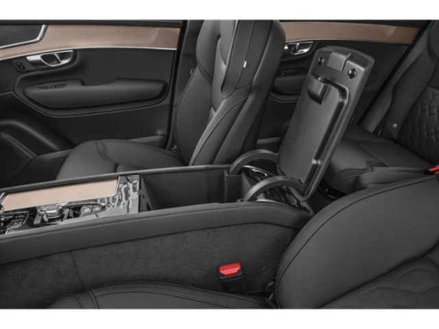 2025 Volvo XC90 Core - Photo 11