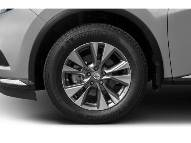 Used 2015 Silver Nissan S image 9