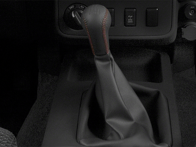 Used 2014 Glacier White Nissan Pro-4X image 13