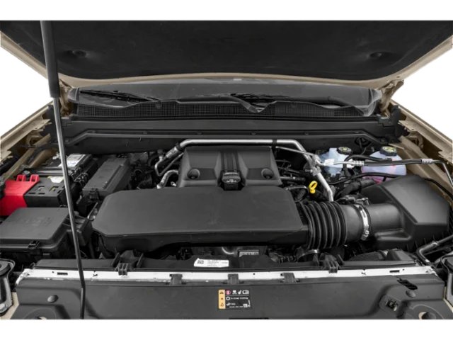 Used 2023 White Chevrolet Z71 image 9