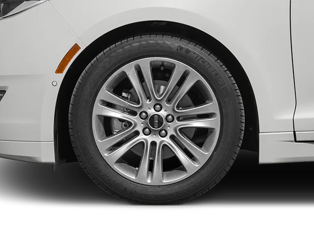 Used 2014 Silver Lincoln Base image 15