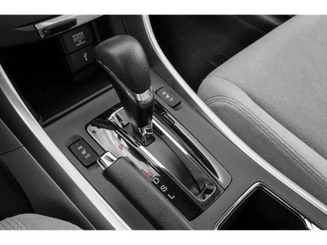 Used 2013 Silver Honda LX image 8