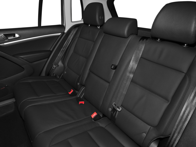Used 2016 Black Volkswagen SE image 13