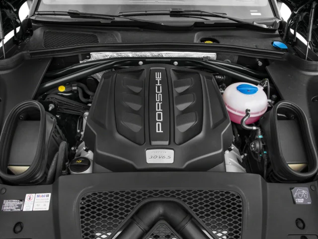 Used 2017  Porsche S image 13