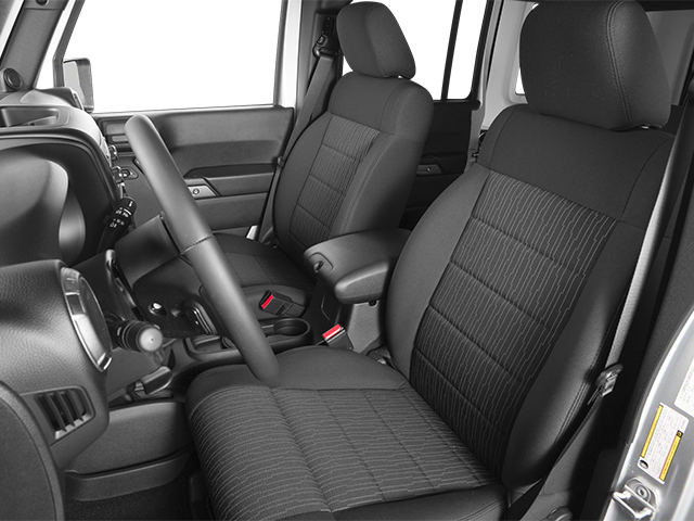 Used 2014 Bright White Clearcoat Jeep Unlimited Sahara image 6