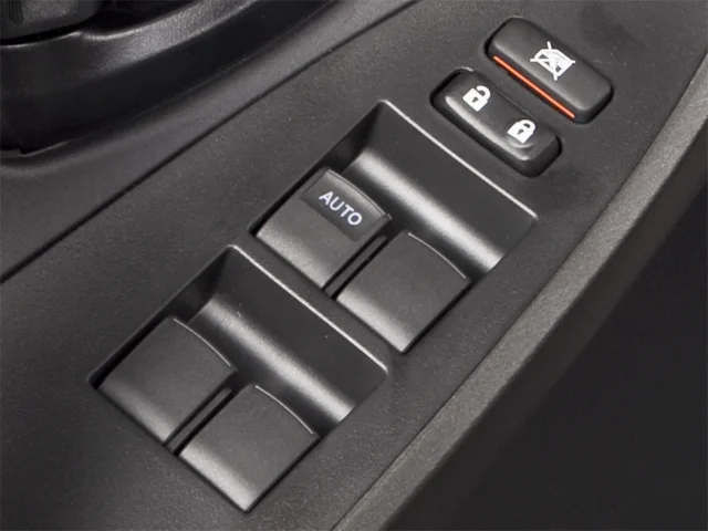 Used 2010  Toyota Sport image 19