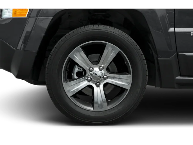 Used 2015 White Jeep High Altitude image 8