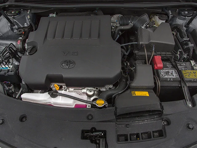 Used 2014 White Toyota XLE image 13