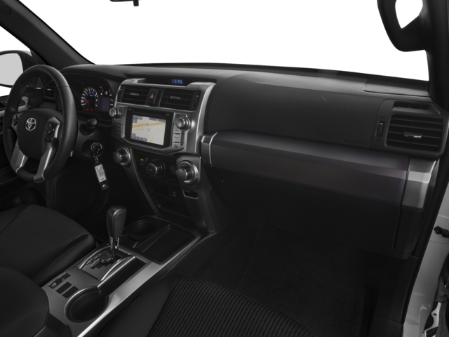 Used 2018 Classic Silver Metallic Toyota SR5 image 18