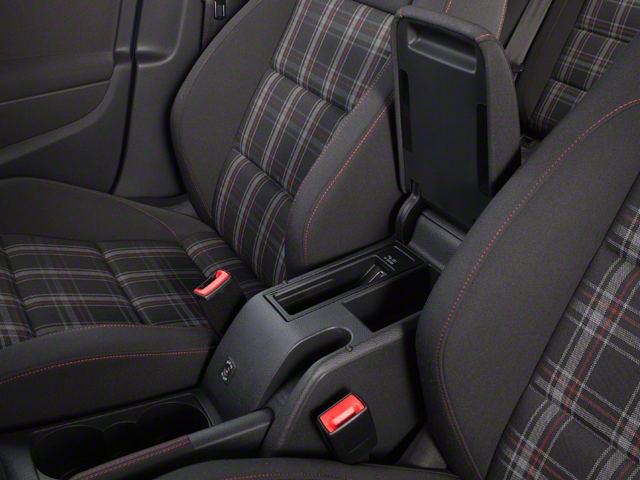 Used 2010  Volkswagen Base image 17