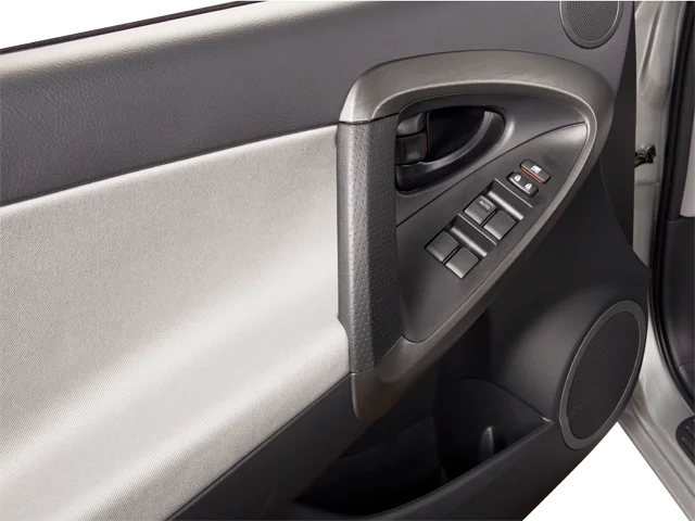 Used 2010  Toyota Sport image 9