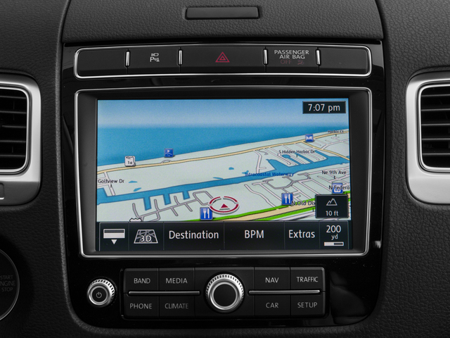Used 2017 Moonlight Blue Volkswagen V6 image 26