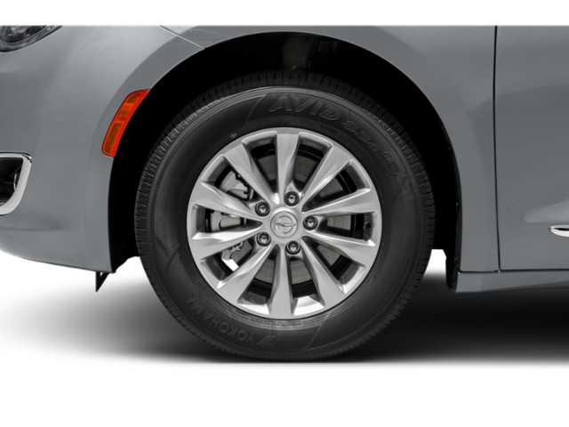 Used 2019 Crystal Metallic Chrysler Touring L Plus image 8