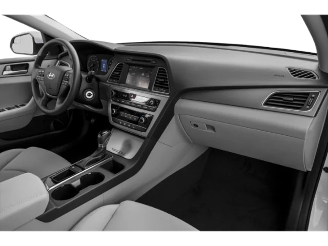 Used 2015 Black Hyundai SE image 13