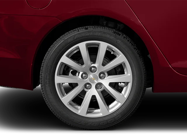 Used 2013 Silver Ice Metallic Chevrolet LT image 10