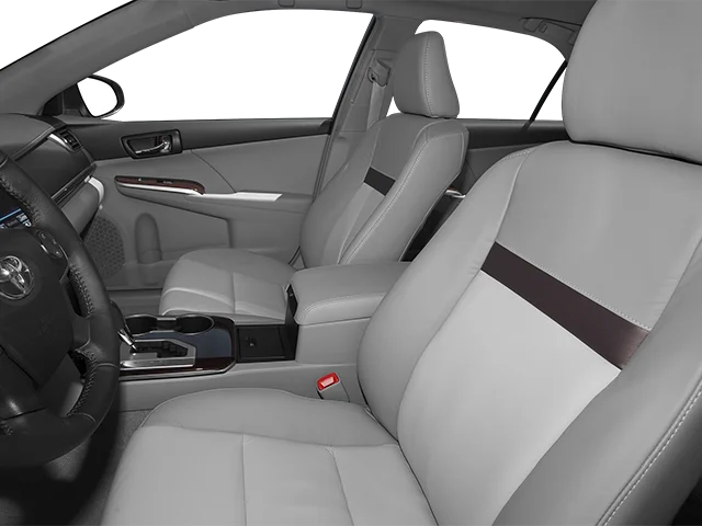 Used 2013 Red Toyota XLE image 6