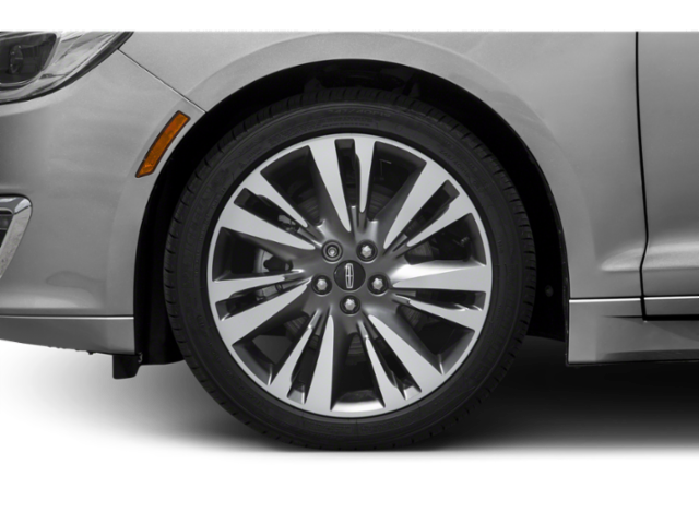 Used 2018 White Platinum Metallic Tri-Coat Lincoln Reserve image 8