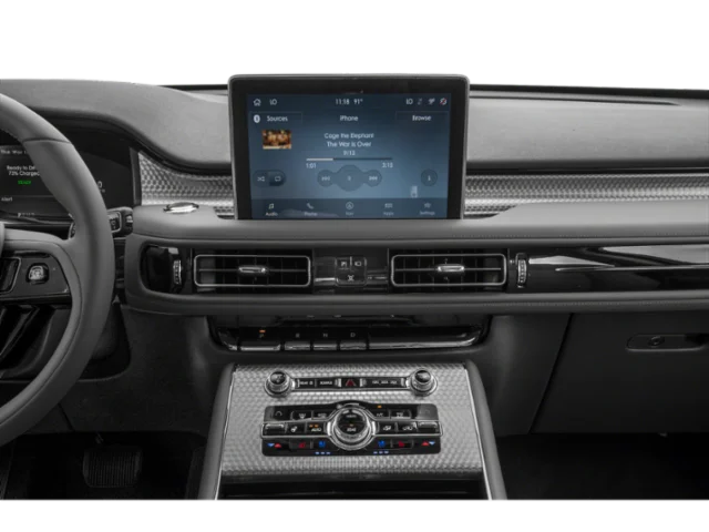 Used 2020 Black Lincoln Grand Touring image 7