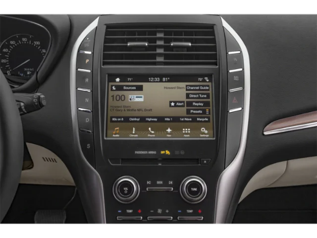 Used 2018  Lincoln Select image 10