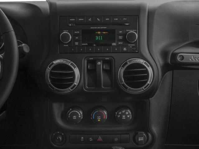 Used 2016 Silver Jeep Rubicon image 7