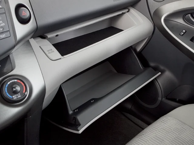 Used 2010  Toyota Sport image 17