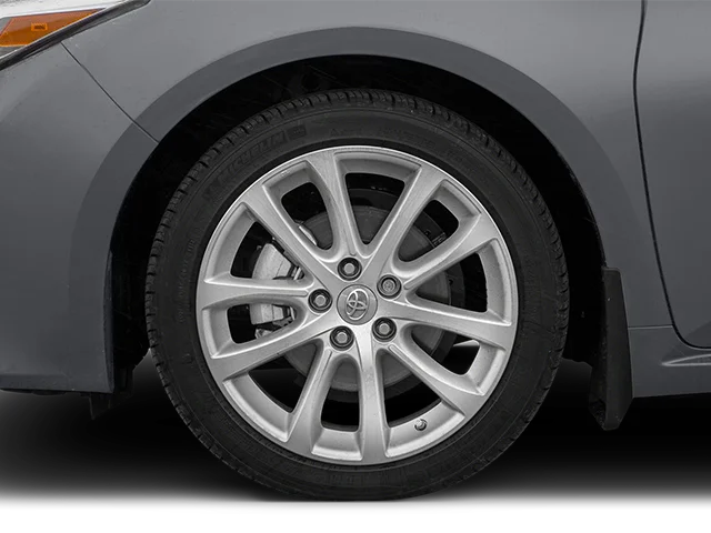 Used 2014 White Toyota XLE image 11