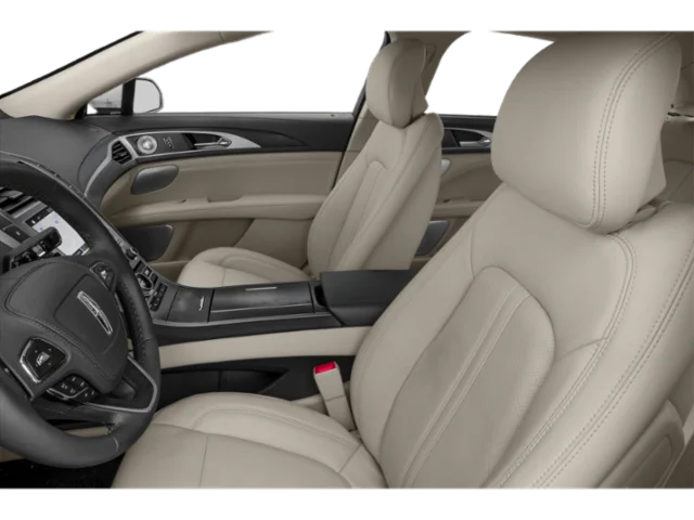 Used 2018 White Lincoln Reserve image 12