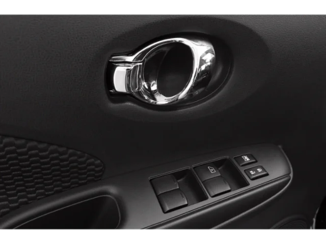 Used 2015 Blue Nissan SV image 17