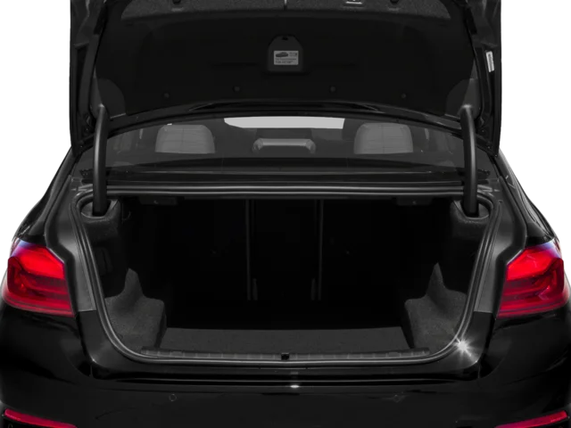 Used 2018 Blue BMW 540i xDrive image 9