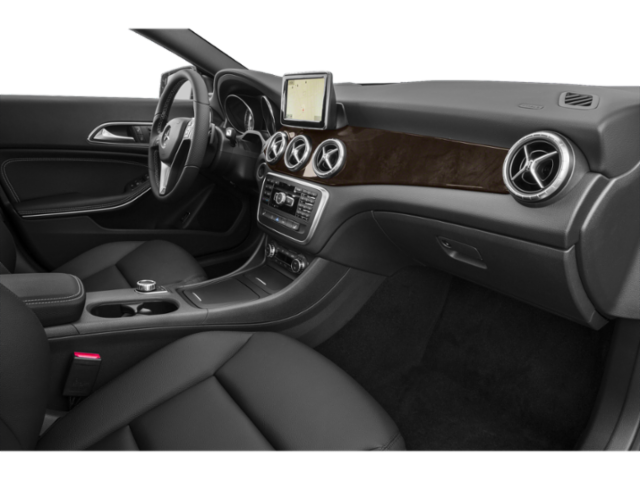 Used 2015 Cirrus White Mercedes-Benz CLA 250 image 17