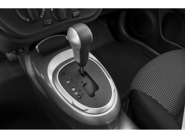 Used 2015 White Nissan S image 8