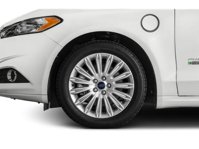 Used 2015 White Ford SE Luxury image 12
