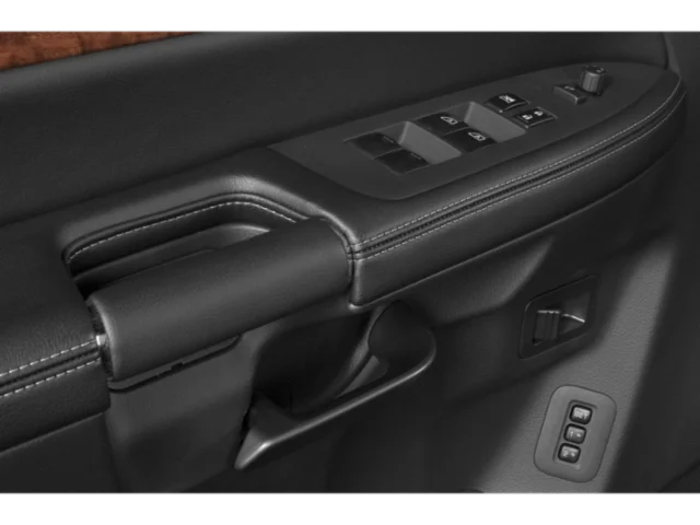 Used 2015 Magnetic Black Nissan Platinum image 15