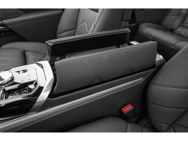 New 2026 Dk. BMW 750e xDrive image 14