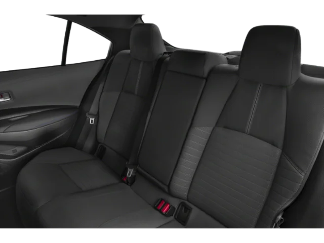 Used 2021  Toyota SE image 13