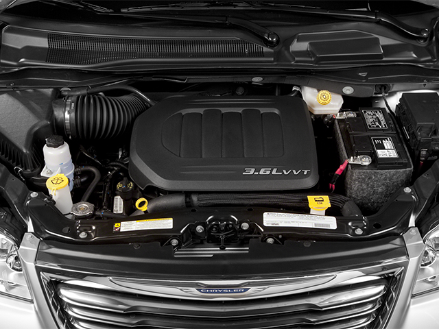 Used 2014 White Chrysler Touring image 10