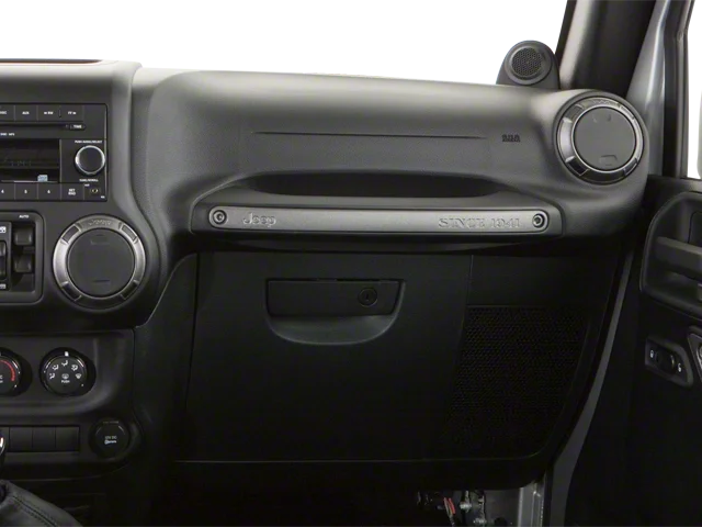 Used 2010  Jeep Unlimited Islander image 18