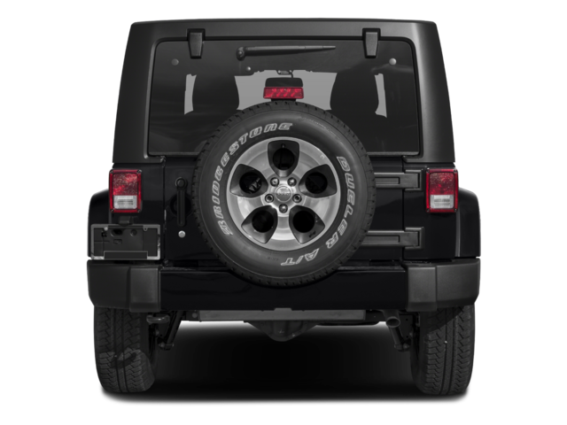 Used 2017 Billet Silver Metallic Clearcoat Jeep Sahara image 5
