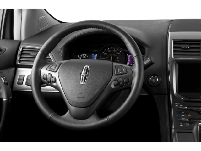 Used 2015 Pearl White Lincoln base image 4