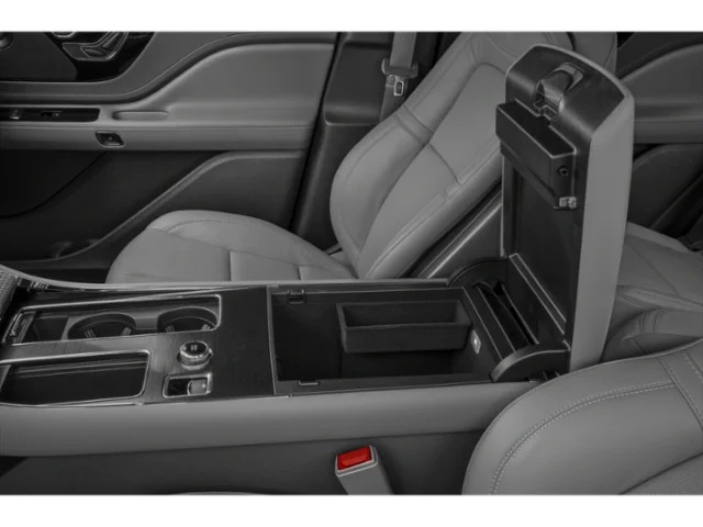 Used 2020 Black Lincoln Grand Touring image 11