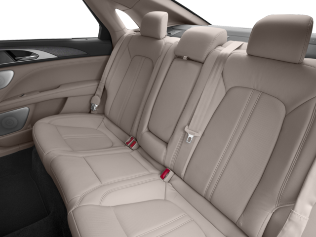 Used 2017 White Lincoln Select image 11