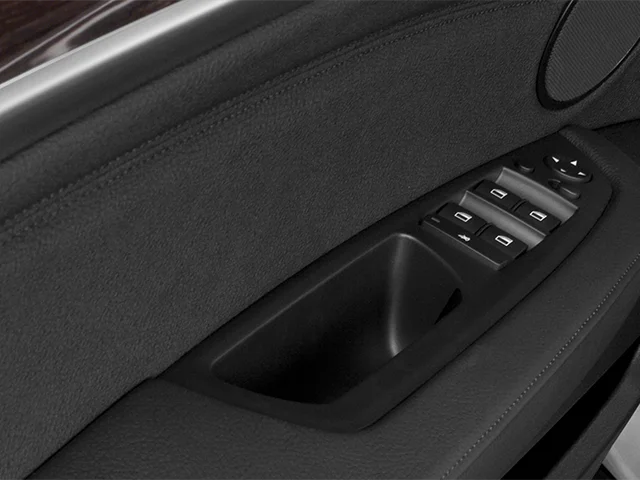 Used 2013 Black BMW xDrive35i image 19