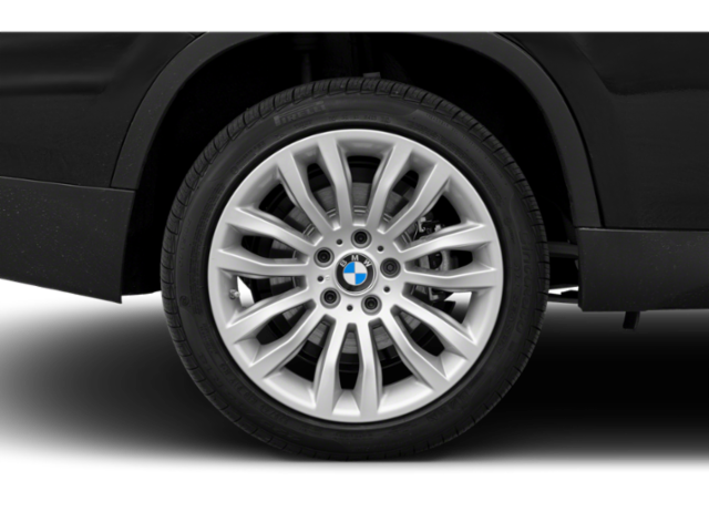 Used 2015 White BMW sDrive28i image 9