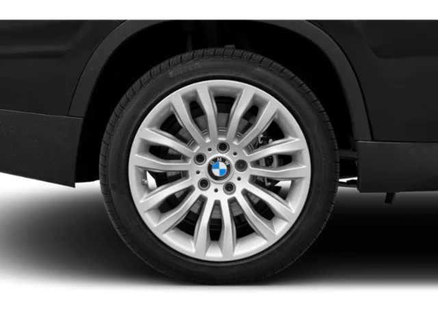 Used 2015 Blue BMW sDrive28i image 9